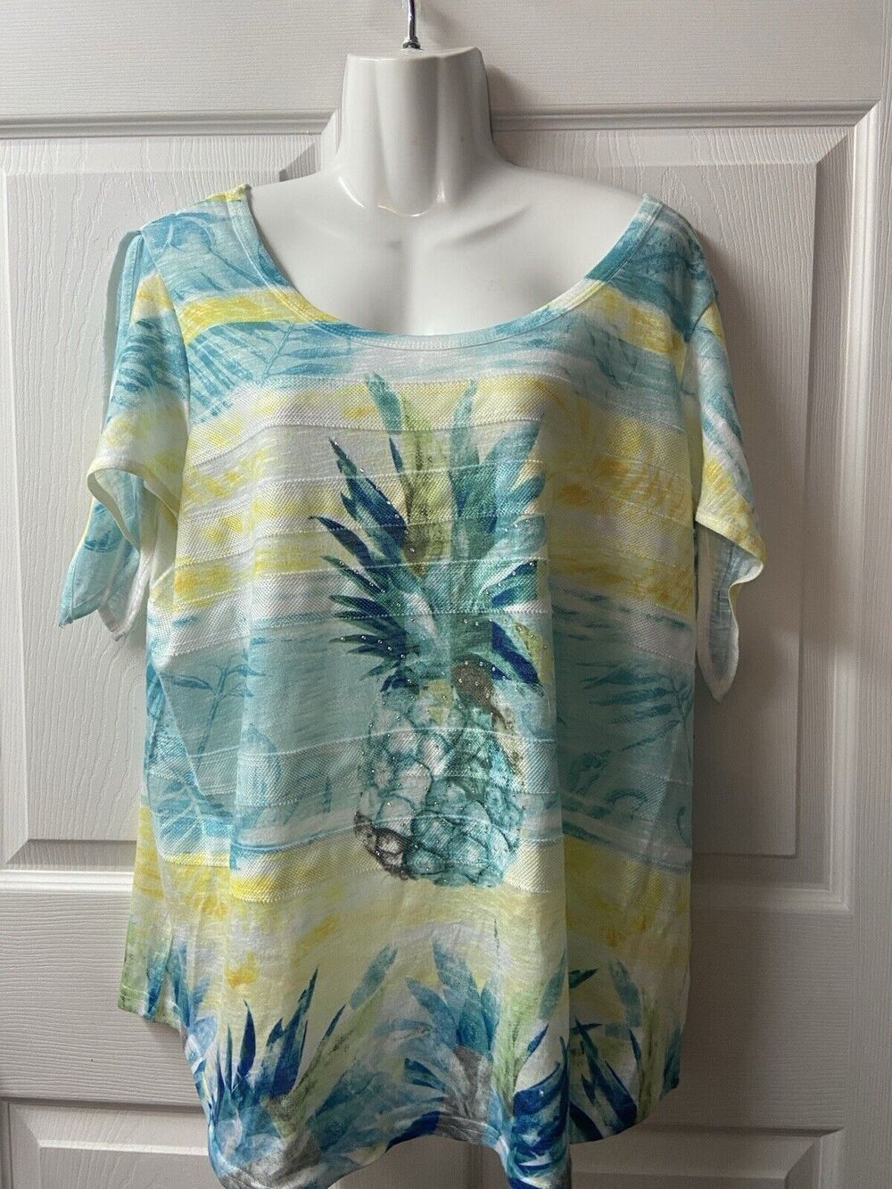 Time & True Womens Top XL Short Tie Sleeve Sequin Pineapple Tropical Fruit